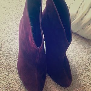Vince Camuto Camden bootie in wine size 6